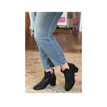 Load image into Gallery viewer, Step on Air Leafy Black
