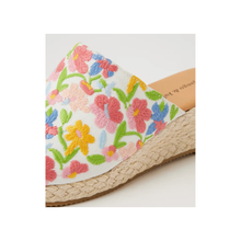 Load image into Gallery viewer, D&amp;J Sharkie Ivory Gelato
