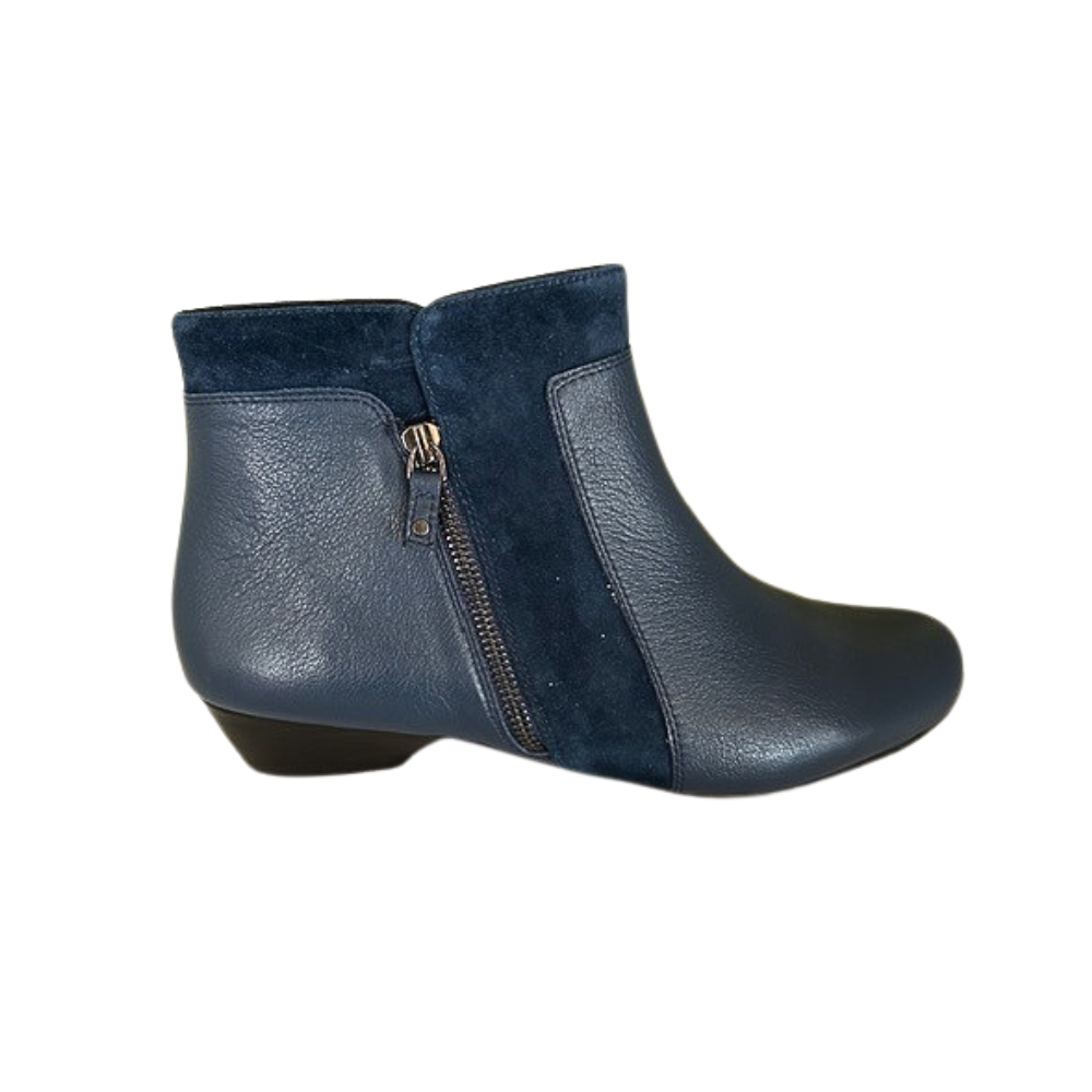 Ziera Conrado Navy