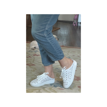 Hinako Norfolk White