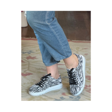 Load image into Gallery viewer, Rilassare Timor Zebra
