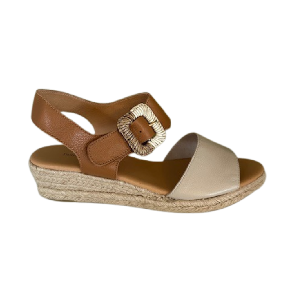 D&J Signy Almond