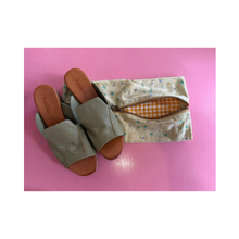 Load image into Gallery viewer, Samade By Sam Green Orange Shoe Bag
