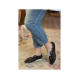 Rollie Sidecut Black Applique