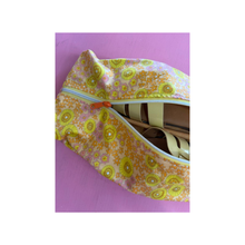 Load image into Gallery viewer, Samade By Sam Yellow Sunflowers Shoe Bag
