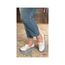 Load image into Gallery viewer, Rilassare Thyme White
