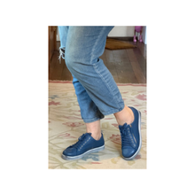 Load image into Gallery viewer, Rilassare Token Jeans
