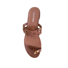 Load image into Gallery viewer, D&amp;J Loverlie Light Chocolate
