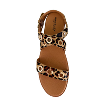 Load image into Gallery viewer, Bresley Sincere Tan Leopard
