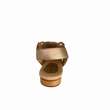 Load image into Gallery viewer, D&amp;J Phaldra Champagne
