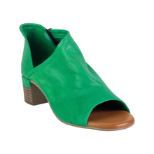 Load image into Gallery viewer, Hinako Barclay Green
