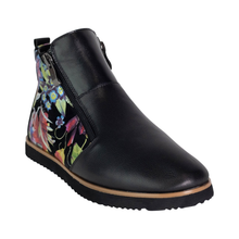 Load image into Gallery viewer, Hinako Savannah Black Flower
