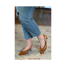 Load image into Gallery viewer, Bresley Spring Biscuit Suede
