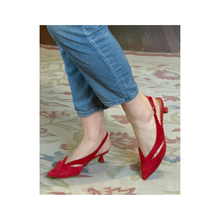 Load image into Gallery viewer, Bresley Spring Red Suede
