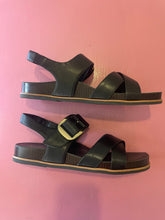 Load image into Gallery viewer, Pre-Loved Hush Puppies Jester Size 13
