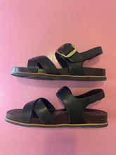 Load image into Gallery viewer, Pre-Loved Hush Puppies Jester Size 13
