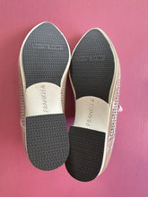 Load image into Gallery viewer, Pre-Loved Frankie4 Beth Size AU12
