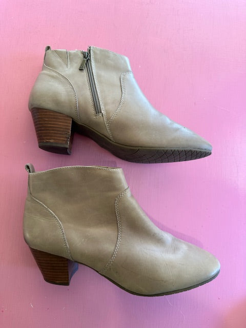 Pre-Loved Supersoft Taupe Boots Size AU12
