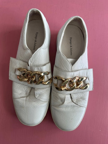 Pre-Loved D&J Layan Size 42