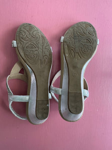 Pre-Loved Vybe Silver Sandals Size AU11