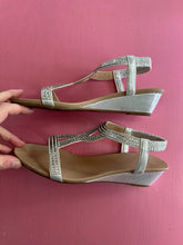 Load image into Gallery viewer, Pre-Loved Vybe Silver Sandals Size AU11
