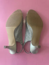 Load image into Gallery viewer, PL Easy Steps Actress
