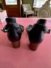 Load image into Gallery viewer, Pre-Loved Frankie4 Amie Black Size AU11
