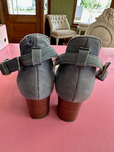 Load image into Gallery viewer, Pre-Loved Frankie4 Amie Blue Size AU11
