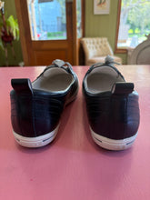 Load image into Gallery viewer, Pre-Loved Frankie4 Sophie III Navy
