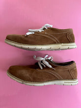 Load image into Gallery viewer, Pre-Loved Florsheim Tan Suede Laceups Size 45
