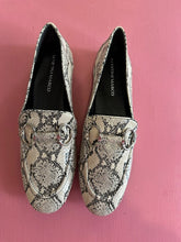 Load image into Gallery viewer, Pre-Loved Martini Marco Loafer Size 41
