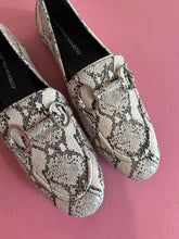 Load image into Gallery viewer, Pre-Loved Martini Marco Loafer Size 41
