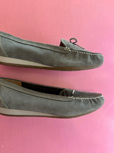 Load image into Gallery viewer, Pre-Loved Supersoft Grey Brogue Size AU12
