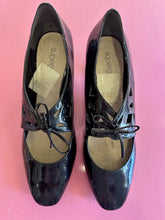 Load image into Gallery viewer, Pre-Loved Supersoft Winslett Size AU11.5
