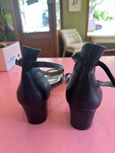 Load image into Gallery viewer, Pre-Loved Diana Ferrari Soco Size AU12
