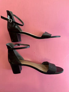 Pre-Loved Diana Ferrari Soco Size AU12