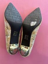 Load image into Gallery viewer, Pre-Loved J.Renee Maressa Size AU13M
