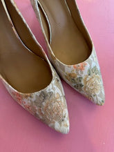 Load image into Gallery viewer, Pre-Loved J.Renee Maressa Size AU13M
