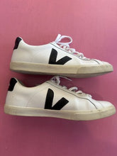 Load image into Gallery viewer, Pre-Loved Veja White sneakers Size UK10/AU12
