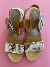 Load image into Gallery viewer, Pre-Loved Effegie Emmie Size 41
