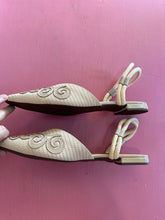 Load image into Gallery viewer, Pre-Loved Valerio Conte Iris Cream Size 43/AU10.5
