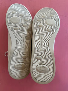 Pre-Loved Hush Puppies Mimosa Size AU13