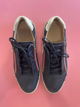 Load image into Gallery viewer, PL Romika Navy Sneaker Sizer 42
