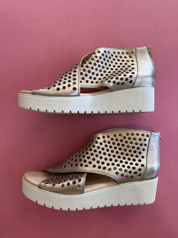 Pre-Loved D&J Orma Size 42