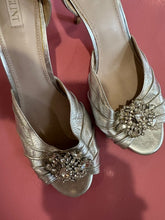 Load image into Gallery viewer, Pre-Loved Glint Silver Heels Size AU12
