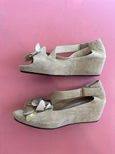 Load image into Gallery viewer, Pre-Loved Taking Shape Taupe Wedge Sandals Size 42
