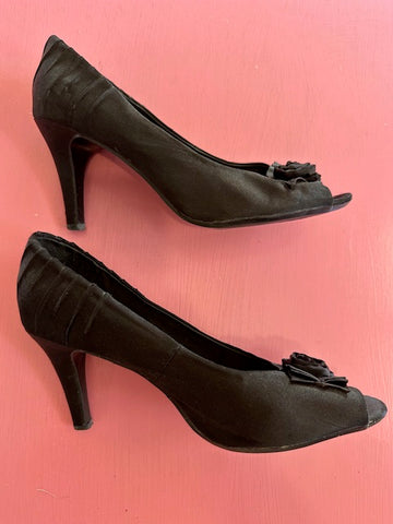 Pre-Loved Giovanna Black Heels Size AU11