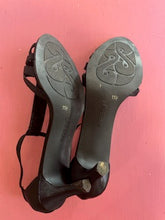 Load image into Gallery viewer, Pre-Loved Supersoft Vaneli Size AU11.5
