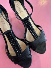 Load image into Gallery viewer, Pre-Loved Supersoft Vaneli Size AU11.5
