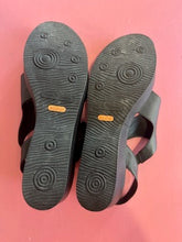 Load image into Gallery viewer, Pre-Loved Hush Puppies Antigua Size AU13
